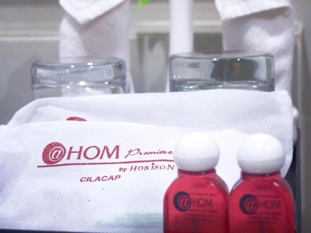 @Hom Premiere Cilacap Exterior foto