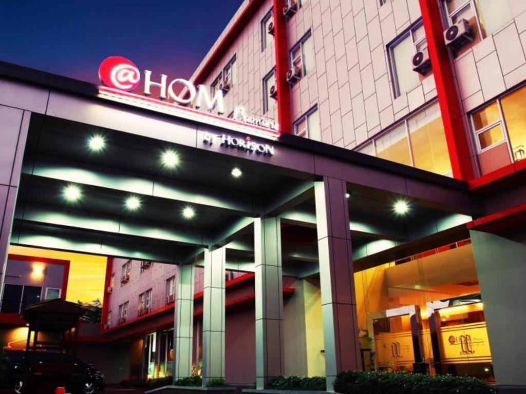 @Hom Premiere Cilacap Exterior foto