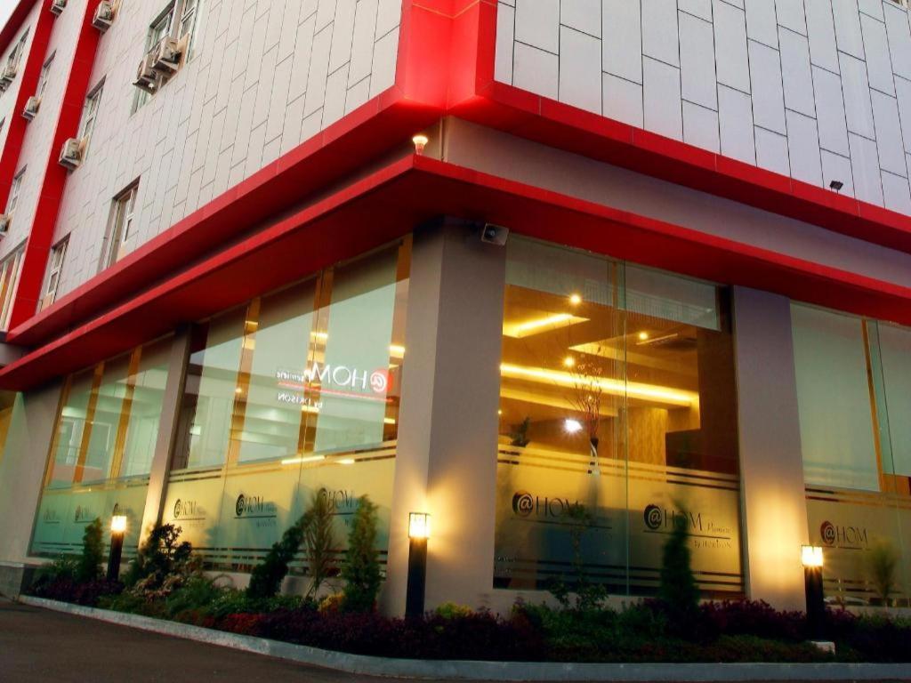 @Hom Premiere Cilacap Exterior foto