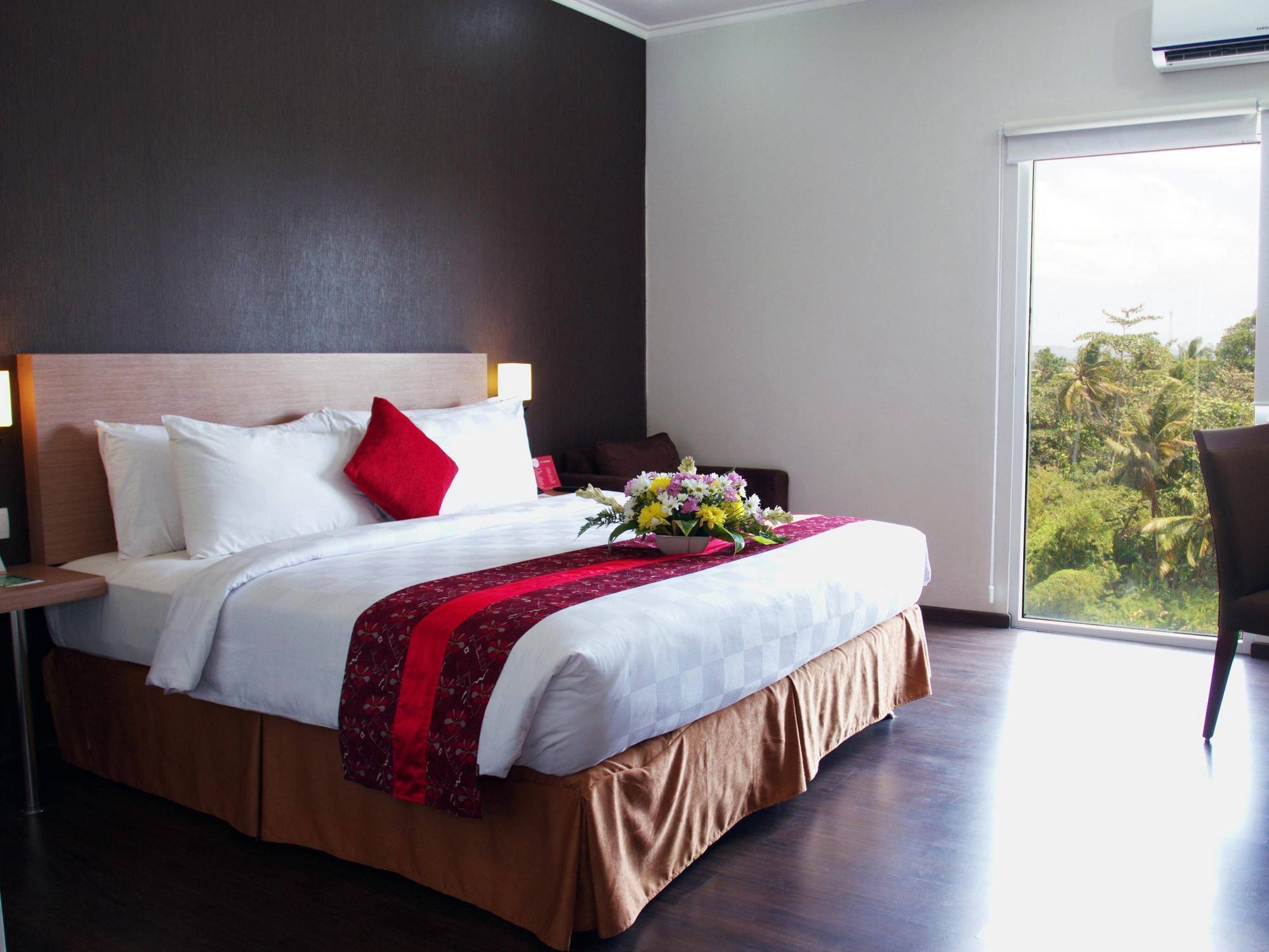 @Hom Premiere Cilacap Exterior foto