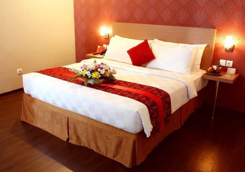 @Hom Premiere Cilacap Exterior foto
