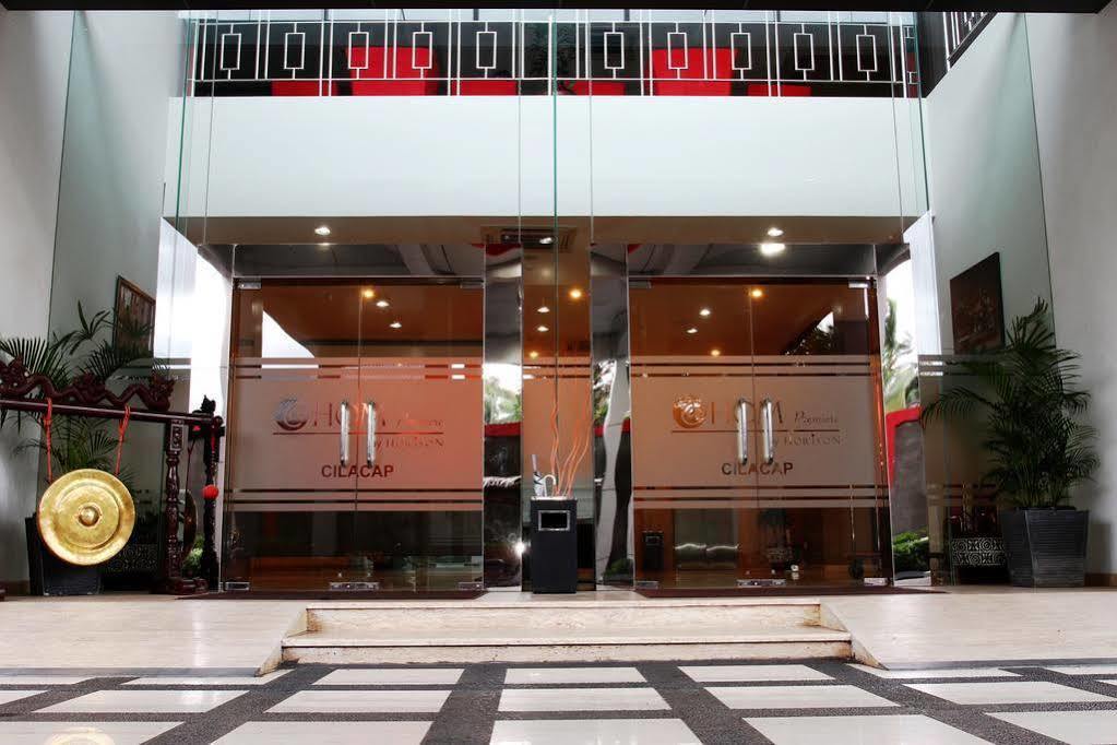 @Hom Premiere Cilacap Exterior foto