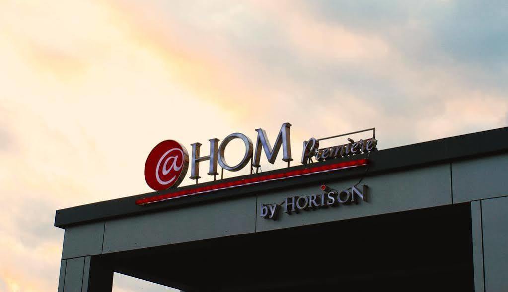@Hom Premiere Cilacap Exterior foto