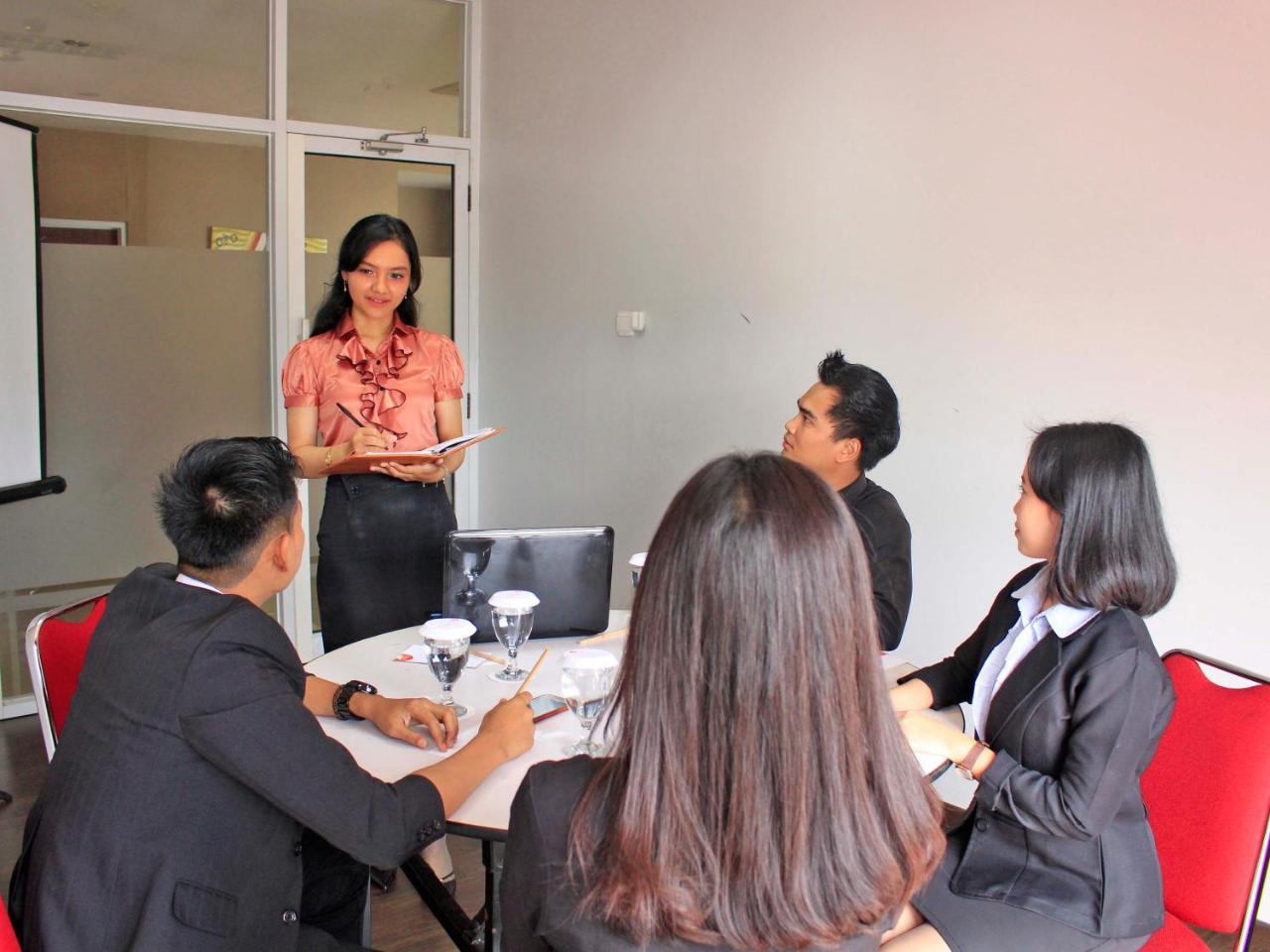 @Hom Premiere Cilacap Exterior foto